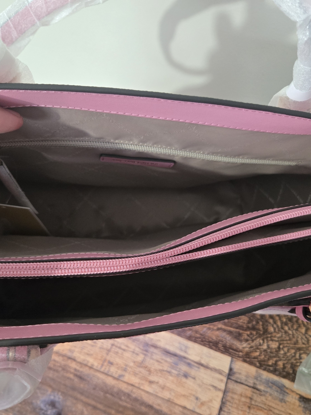 Michael Kors Voyager Colorblock Tote And Wallet Set - Picture 9 of 9